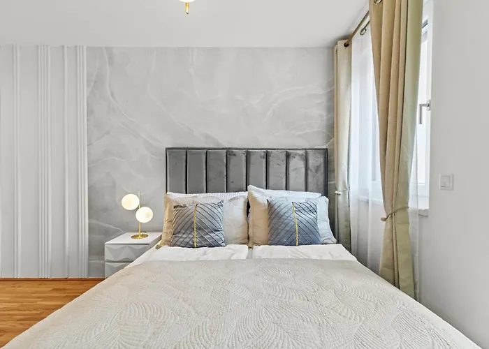Spacious 3-br - Balcony - Onsite Parking 19,90 Per Day * Wenen
