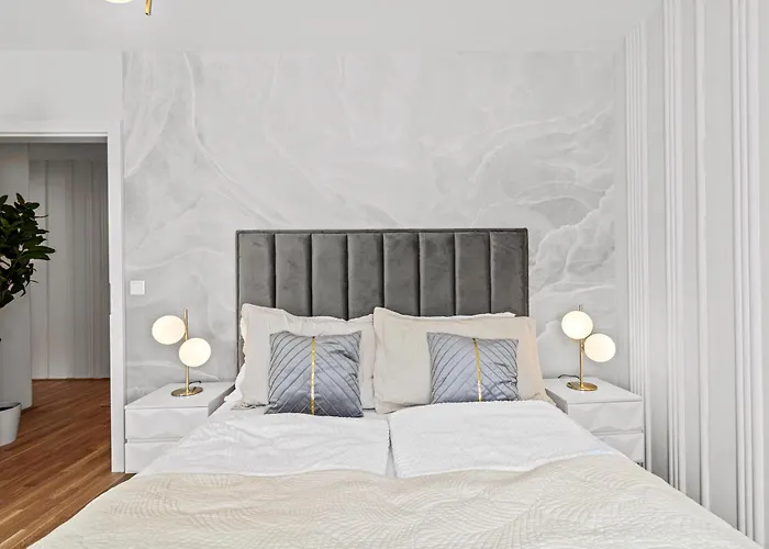 Spacious 3-br - Balcony - Onsite Parking 19,90 Per Day Appartement *