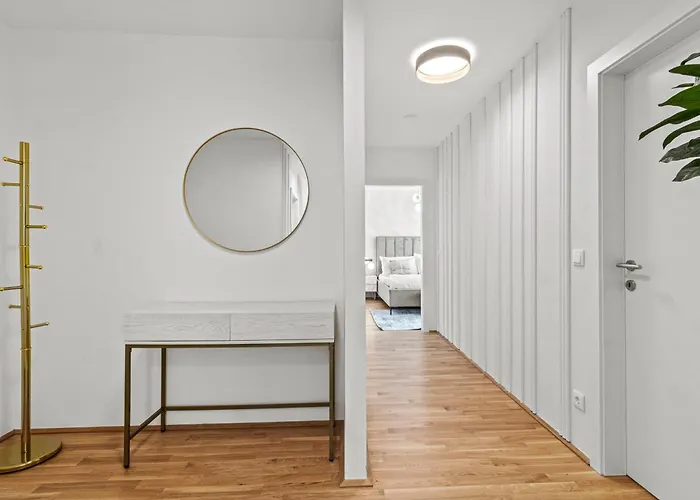 Appartement Spacious 3-br - Balcony - Onsite Parking 19,90 Per Day *