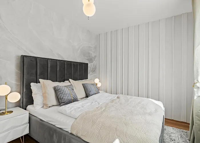 Spacious 3-br - Balcony - Onsite Parking 19,90 Per Day