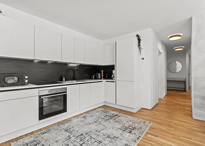 Spacious 3-br - Balcony - Onsite Parking 19,90 Per Day