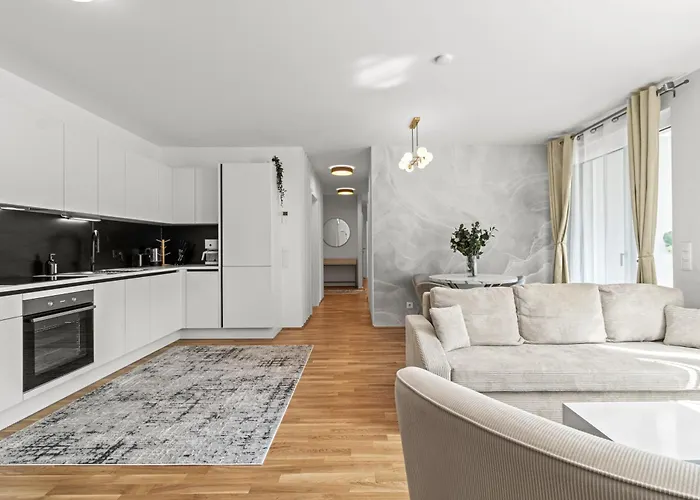 Spacious 3-br - Balcony - Onsite Parking 19,90 Per Day Appartement