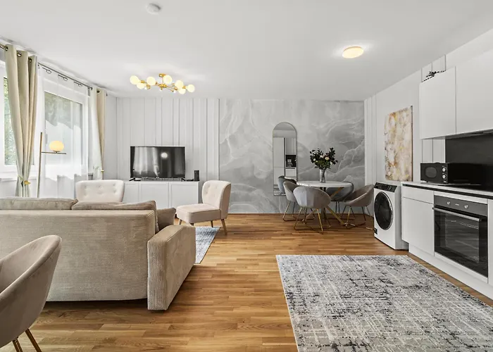 Spacious 3-br - Balcony - Onsite Parking 19,90 Per Day * Wenen