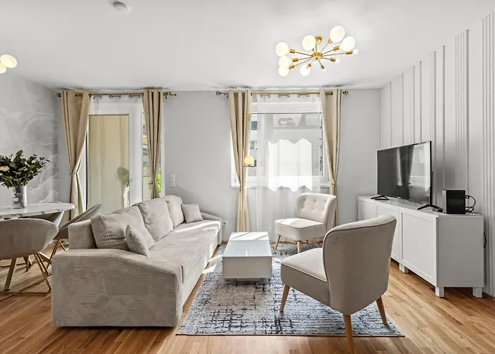 Spacious 3-br - Balcony - Onsite Parking 19,90 Per Day *