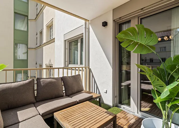 Spacious 3-br - Balcony - Onsite Parking 19,90 Per Day * Wenen